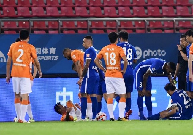 骆风棠摸了下大安的头：乖。
